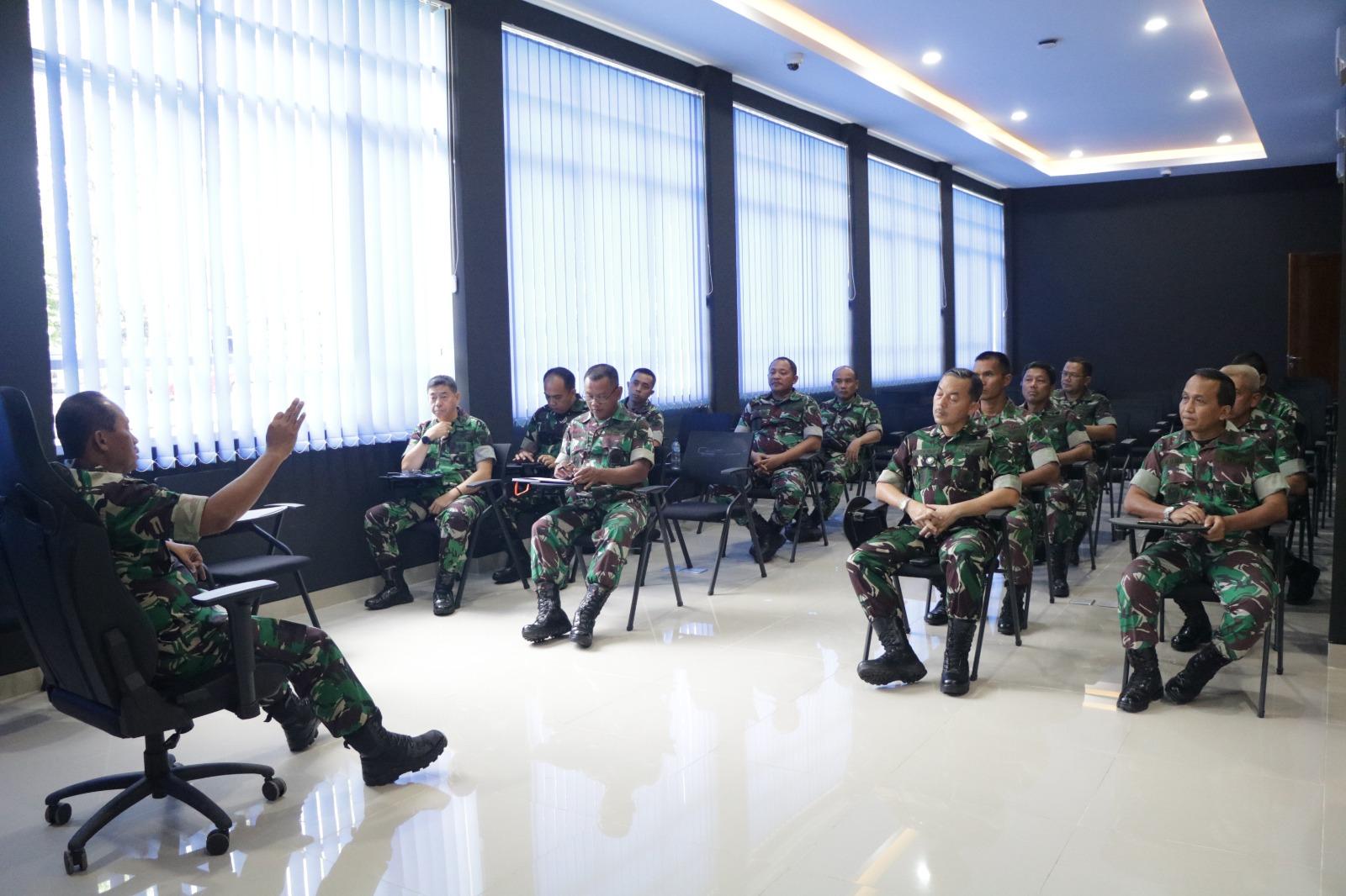 GUBERNUR AAU AJAK TINGKATKAN KEPEDULIAN DALAM PEMBANGUNAN KARAKTER