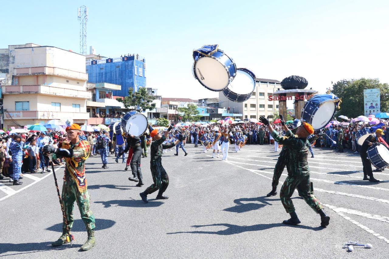 Display Drumband AAU “ Gita Dirgantara “ Pukau Warga Belitung