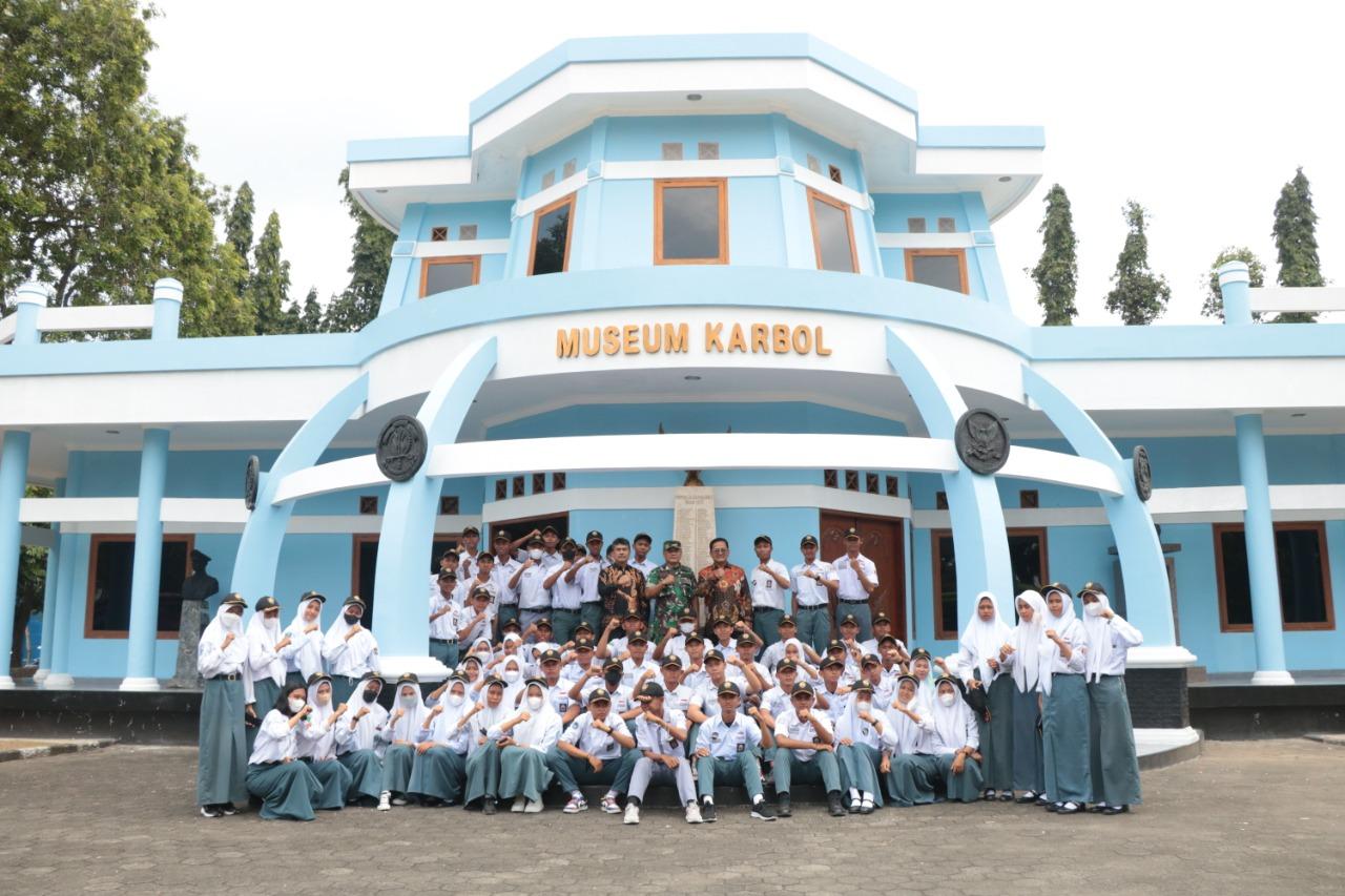 130 Siswa Purna Paskibra Kabupaten Pinrang Sulawesi Selatan Kunjungi Museum Karbol