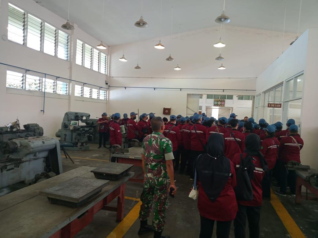AAU Menerima Kunjungan Mahasiswa ITAT Surabaya