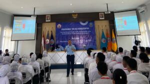 Dosen AAU Berikan Kuliah Umum Kepada Mahasiswa Baru Poltekes TNI AU Adisutjipto