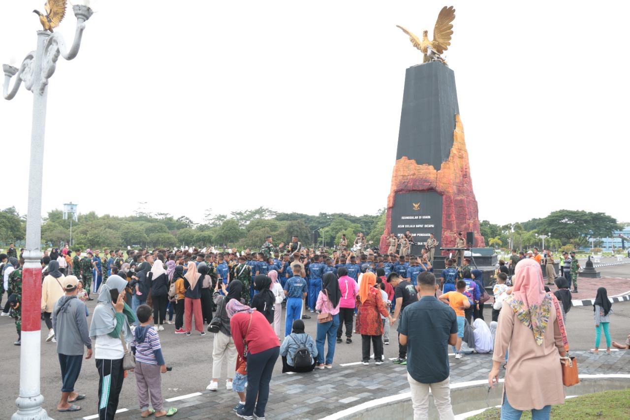 KENANGAN INDAH BERINTERAKSI DENGAN TARUNA AAU