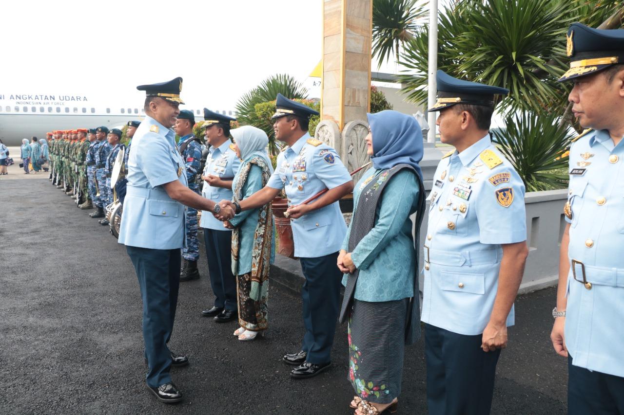 Gubernur AAU Hadiri Upacara Wing Day Sekbang TNI AU
