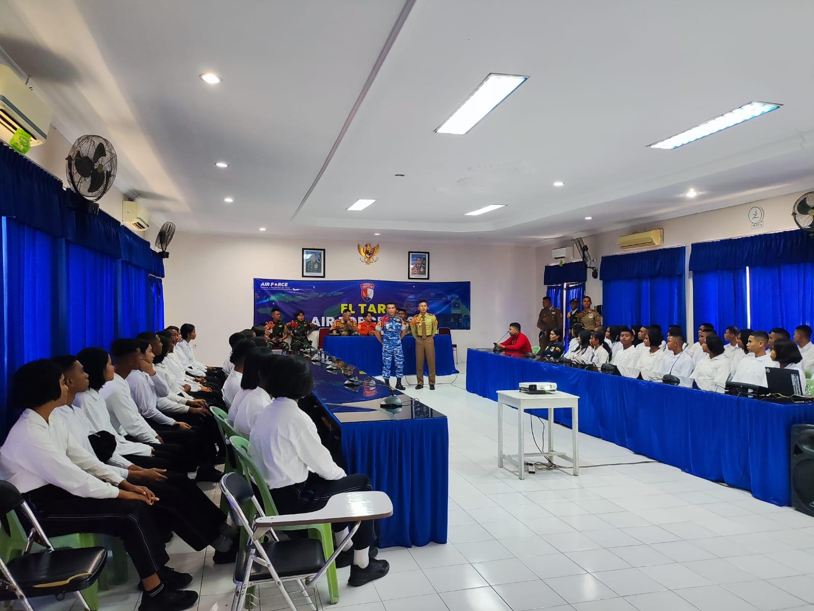 LATIHAN CWP HARI KEDUA, TARUNA AAU LANDING DI LANUD ELTARI
