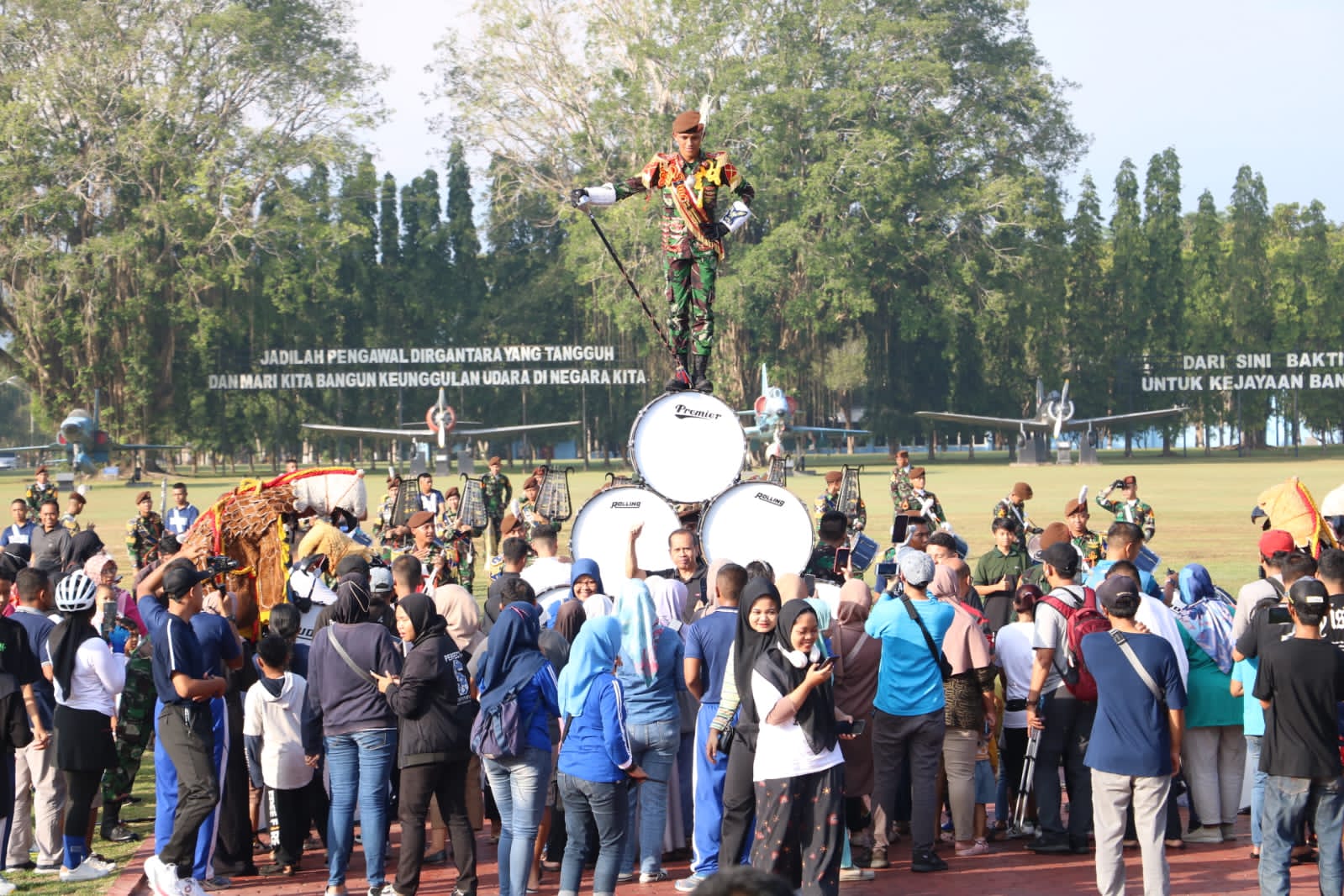 TOUR DE CAMPUS HIBUR MASYARAKAT DI KSATRIAN AAU