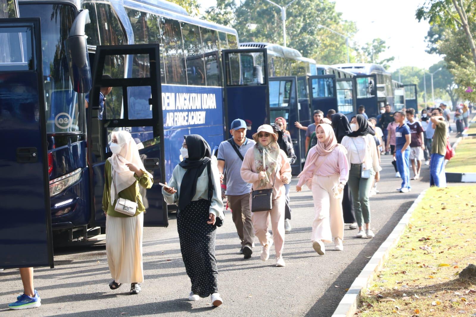 TOUR DE CAMPUS WUJUD KETERBUKAAN AAU KEPADA PUBLIK