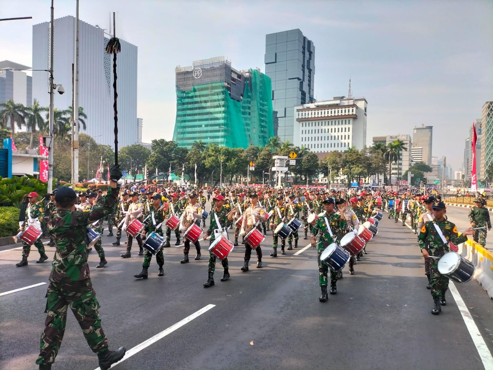 TUGAS MULIA : TARUNA AAU BERLATIH SIAP TAMPIL DI PERINGATAN HUT RI