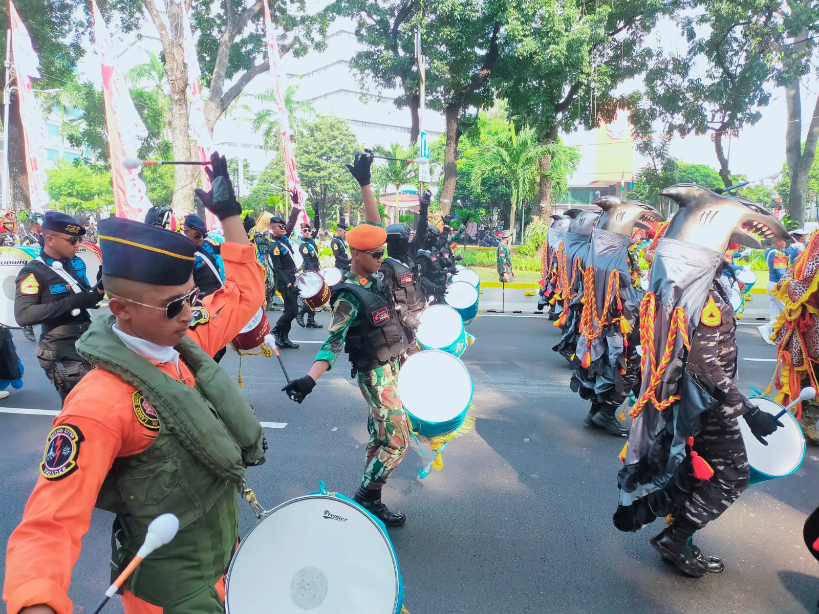 PARA KARBOL TAMPIL MAKSIMAL DALAM GLADI BERSIH DI MONAS