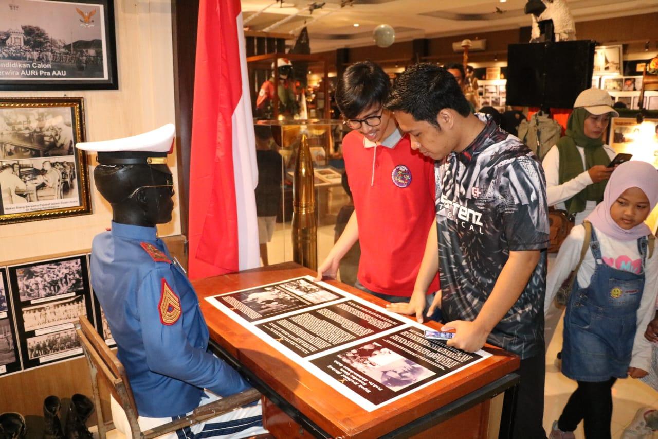 MASYARAKAT YOGYAKARTA KUNJUNGI MUSEUM KARBOL