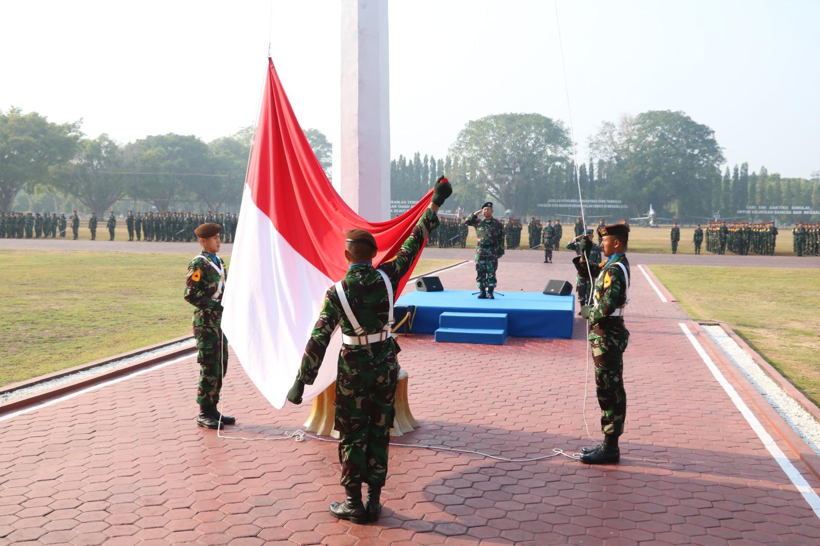 PARA KARBOL DAN ANGGOTA AAU GELORAKAN KEMBALI SEMANGAT SUMPAH PEMUDA 1928 DENGAN UPACARA BENDERA