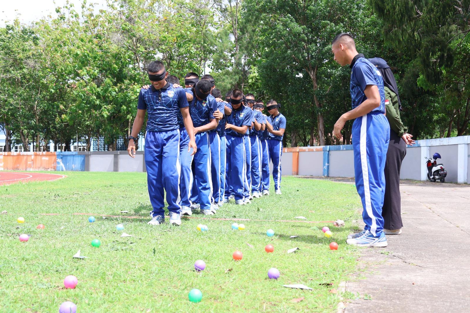 TINGKATKAN PERCAYA DIRI, TARUNA TK.II AAU LAKSANAKAN PSIKOLOGI LAPANGAN