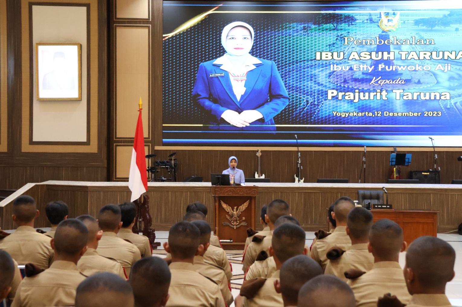 IBU ASUH TARUNA BERIKAN PEMBEKALAN KEPADA PRATAR AAU