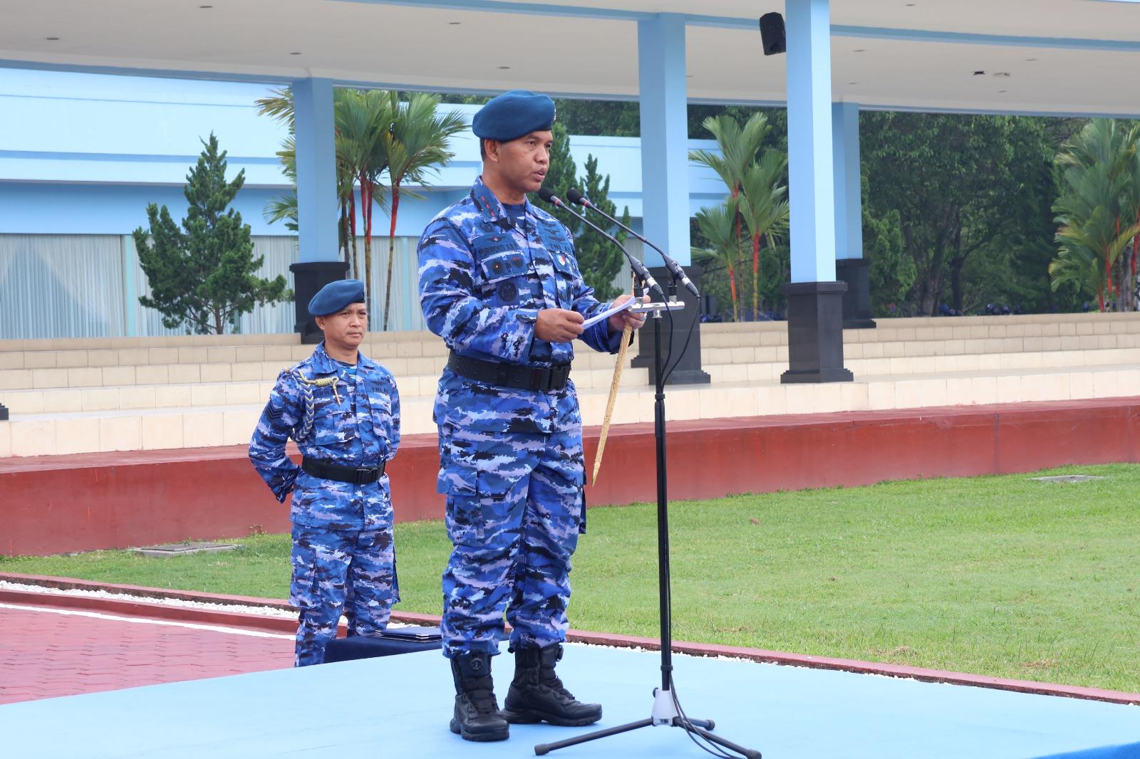 UPACARA 17AN DI AAU : TNI MEMILIKI KEWAJIBAN UNTUK MENJAGA STABILITAS NASIONAL