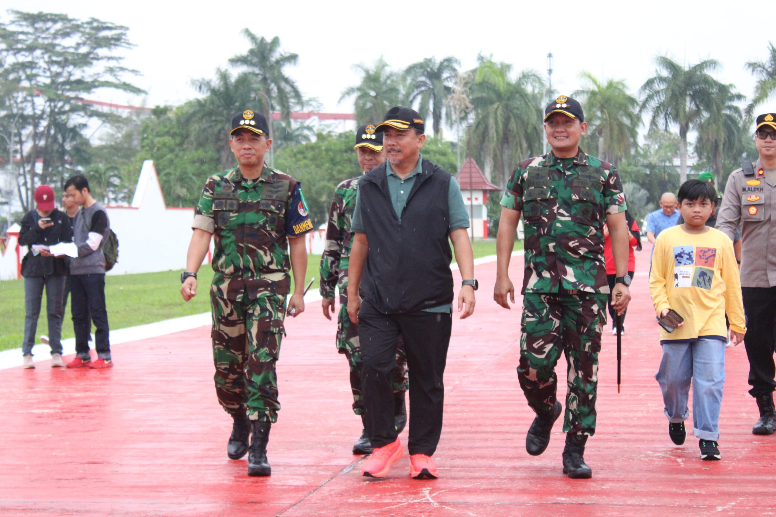 DANMENTARLAT HADIRI KIRAB DISPLAY DRUMBAND LATSITARDANUS XLIV