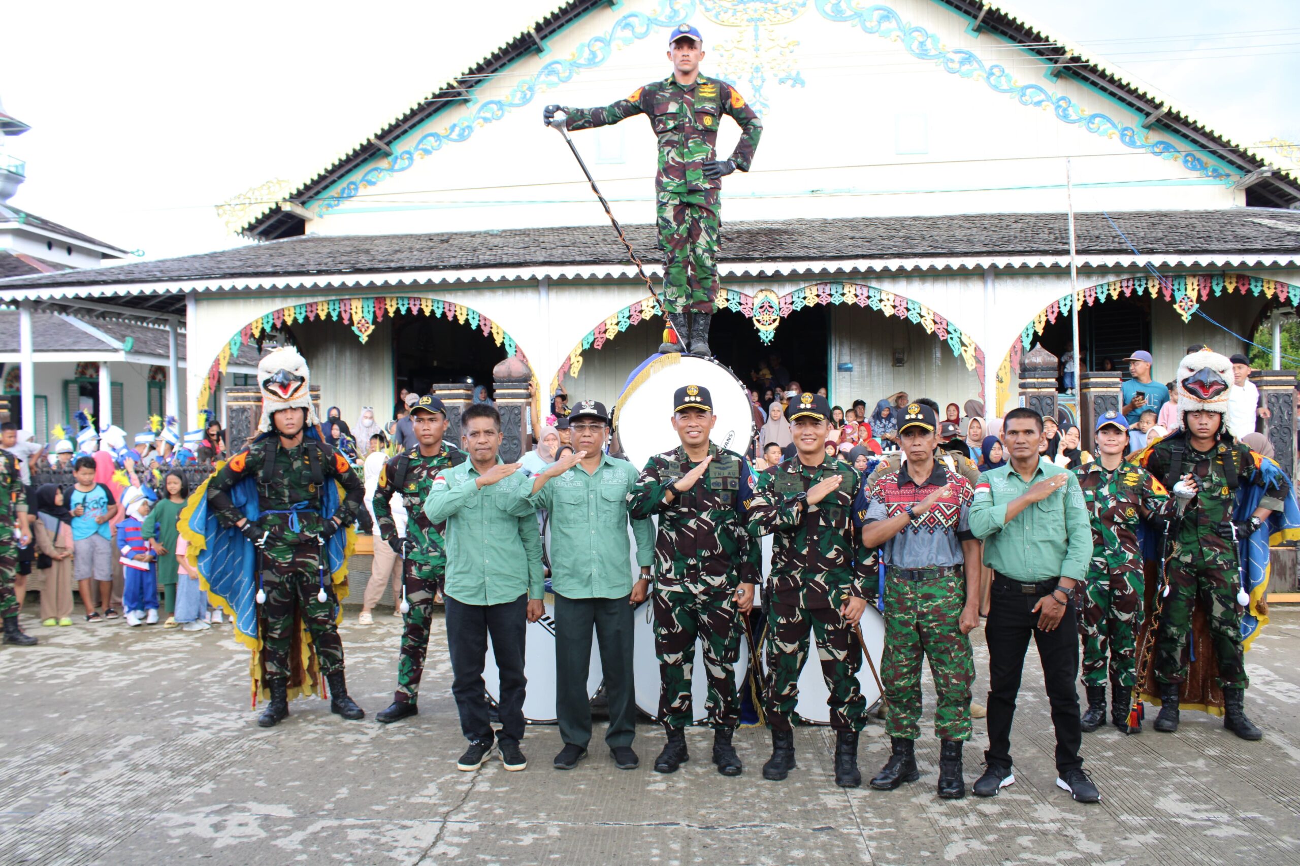 DANMENTARLAT HADIRI KIRAB DISPLAY DRUMBAND LATSITARDANUS XLIV DI PASIR BELENGKONG