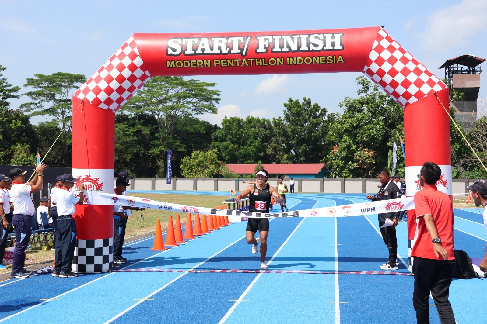 OBSTACLE RACE KEJURNAS MPI : SEMANGAT ATLET BEREBUT WAKTU TERCEPAT