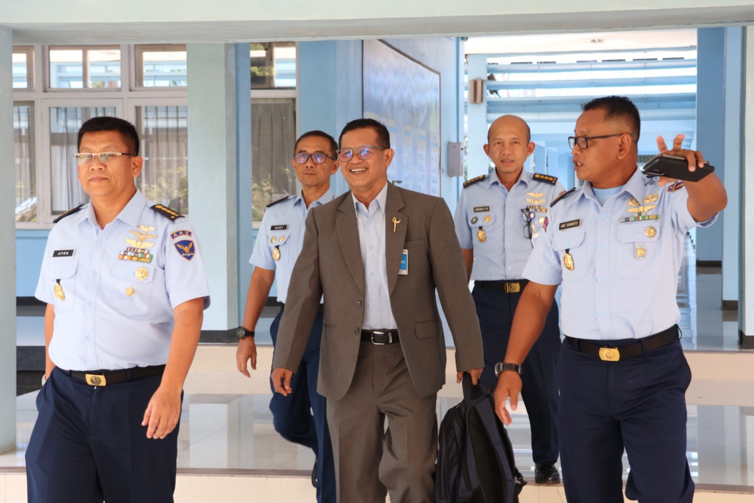 DOSEN AAU TERIMA KULIAH UMUM DARI GURU BESAR UNIVERSITAS NEGERI YOGYAKARTA