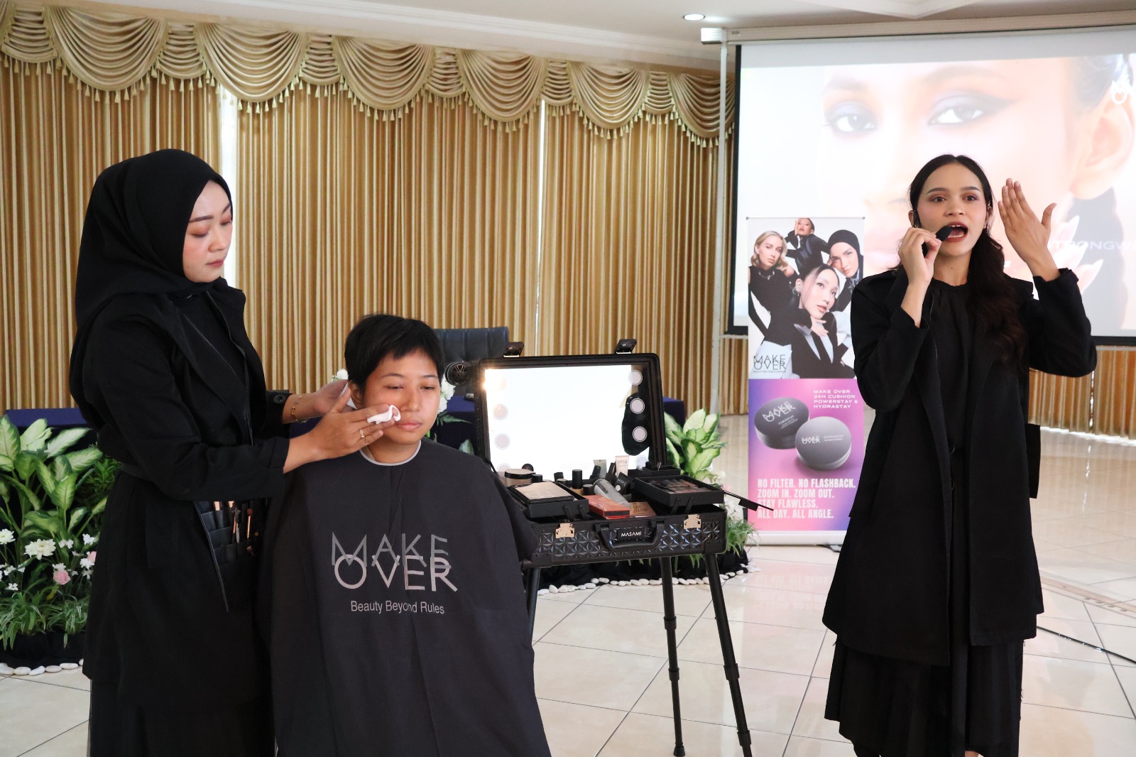 TARUNI AAU MENDAPATKAN PEMBEKALAN BEAUTY CLASS