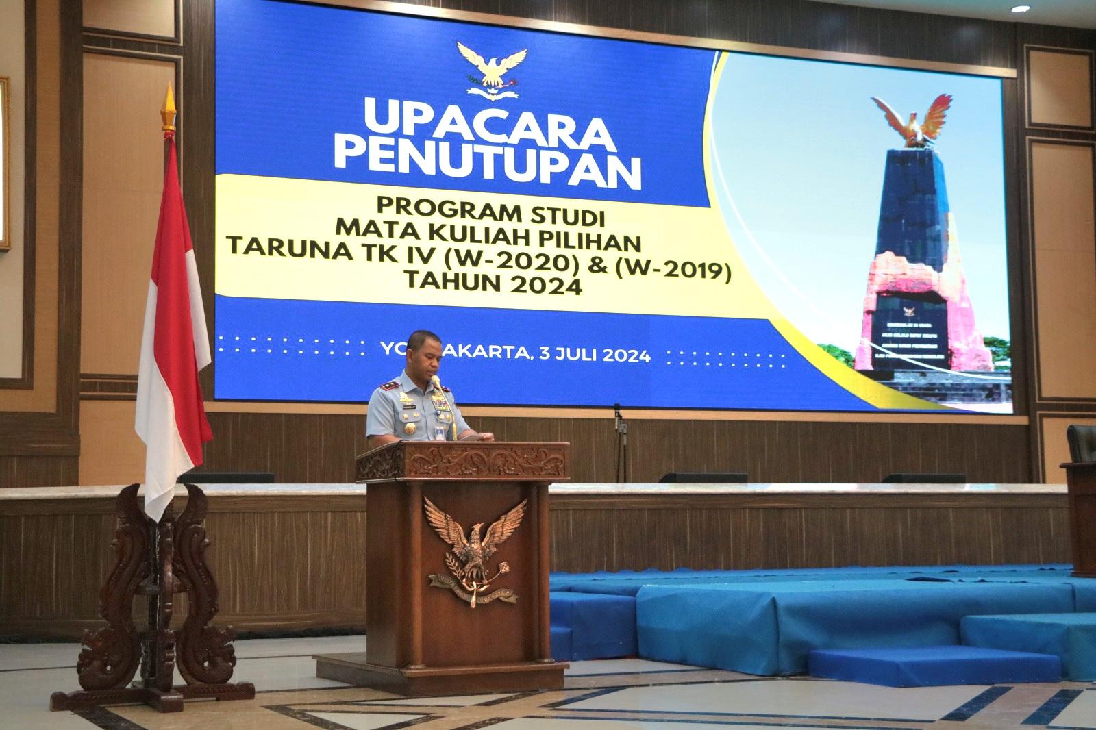 GUBERNUR AAU MENUTUP PRODI MATA KULIAH PILIHAN TARUNA TK. IV AAU TAHUN 2024