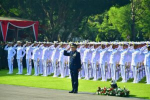MEMBANGGAKAN : DANWINGTAR AAU KOMANDAN UPACARA PRASETYA PERWIRA TNI-POLRI