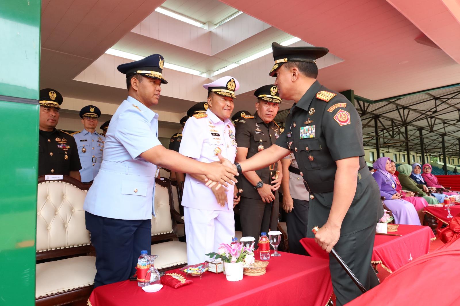 GUBERNUR AAU HADIRI UPACARA PEMBUKAAN PENDIDIKAN DASAR INTEGRATIF TARUNA AKADEMI TNI DAN AKPOL TP. 2024 DI MAGELANG