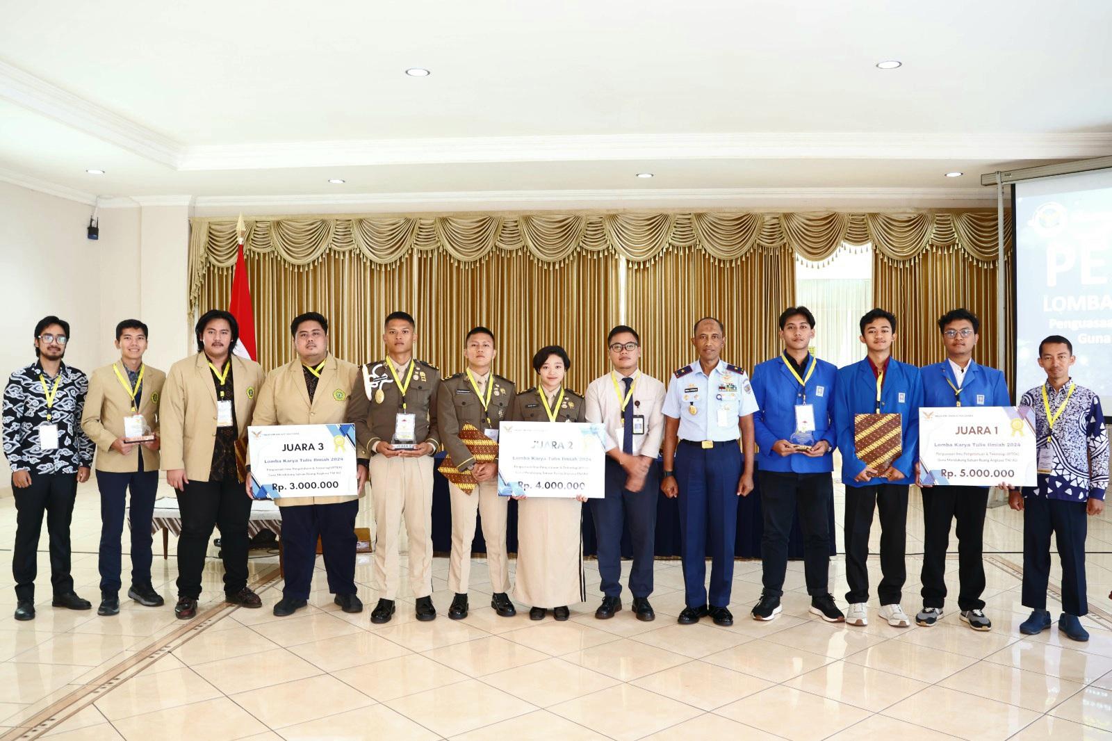 GENERASI MUDA BERKARYA : AAU SUKSES GELAR FINAL LOMBA KARYA TULIS ILMIAH NASIONAL 2024