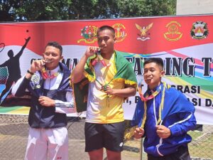 TIM TENIS LAPANGAN AAU RAIH MEDALI PERUNGGU