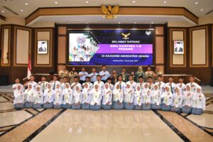 SMA KARTIKA 1-5 PADANG LAKUKAN KUNJUNGAN EDUKATIF KE AAU YOGYAKARTA