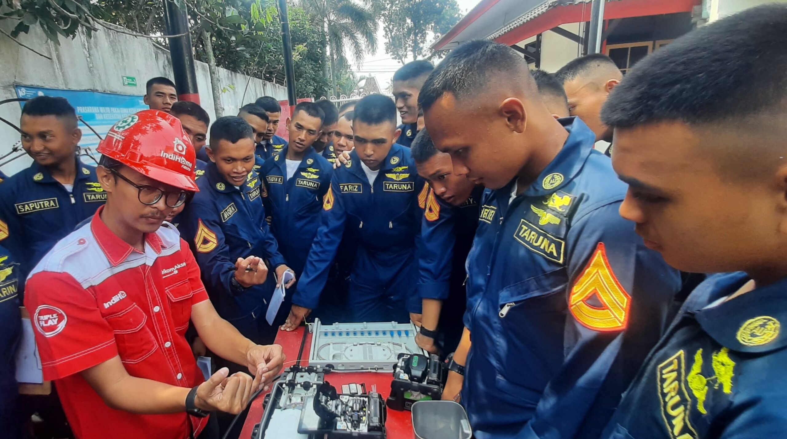 PRATIKUM TARUNA TINGKAT II AAU PRODI TEKNIK ELEKTRONIKA PERTAHANAN DI TELKOM WITEL YOGYAKARYA BERAKHIR