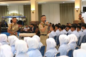 TRI DARMA PERGURUAN TINGGI : AAU TERIMA KUNJUNGAN EDUKASI SMA INSAN MULIA BOARDING SCHOOL LAMPUNG