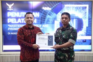 Gubernur AAU Tutup Pelatihan “Mastering AI Tools and Prompt Engineering”, : Dorong Transformasi Digital di Lingkungan TNI AU