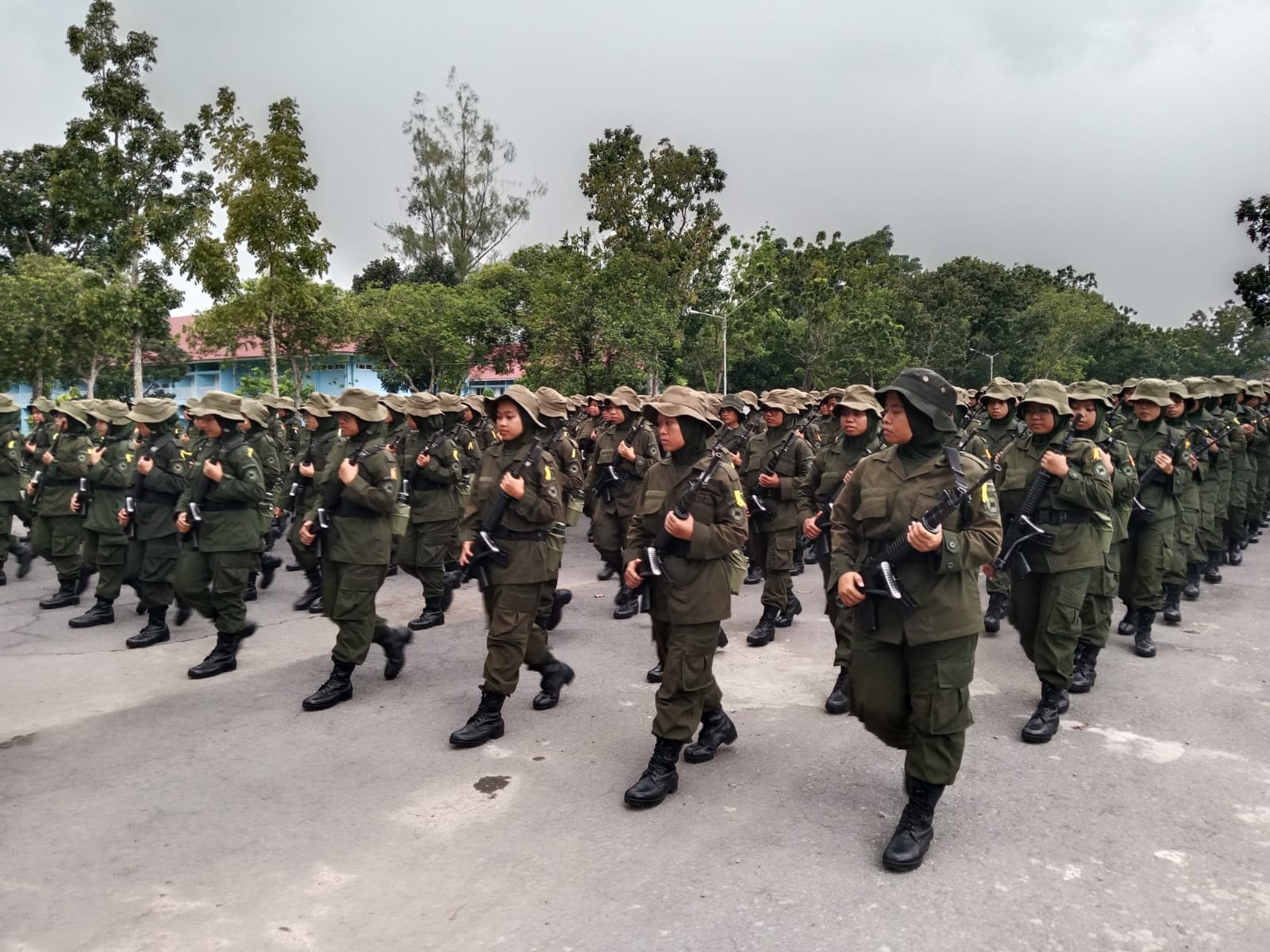 Defile Siswa Diksarmil SPPI Batch-3 Satdik VII-D AAU: Refleksi Disiplin, Kekompakan, dan Semangat Bela Negara