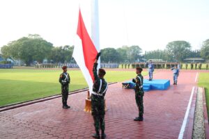 Wagub AAU Pimpin Upacara 17-an, Gubernur AAU Tekankan Profesionalisme dan Dedikasi