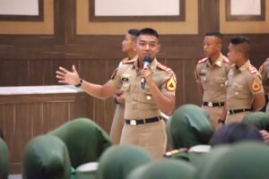 AAU KENALKAN DUNIA DIRGANTARA KEPADA SISWA SMA 5 TARUNA BRAWIJAYA JAWA TIMUR