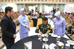 SERMATAR AAU IKUTI PEMBEKALAN TABLE MANNER JELANG PENUTUPAN PENDIDIKAN