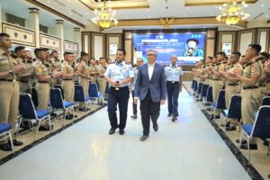 Rektor ITB Berikan Pembekalan Inspiratif kepada Capaja AAU 2025 : Hadapi Masa Depan dengan Teknologi dan Kolaborasi