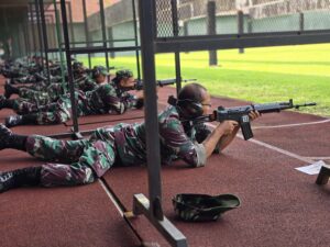 Asah Kemampuan, AAU Gelar Latihan Menembak
