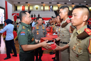 Gubernur AAU Hadiri Pembekalan Panglima TNI dan Kapolri kepada Capaja TNI-Polri 2025