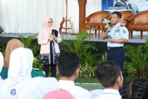 Seminar Akademik : Gubernur AAU Ajak Siswa SMA N 1 Purworejo Menjadi Insan Unggul dan Berkarakter